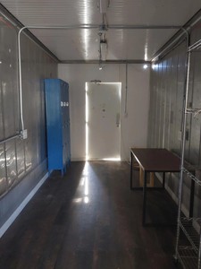 Bureau de chantier au niveau du sol avec toilettes, conteneur mobile sur remorque - Product Image 1