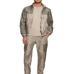 Conjunto de chándal y chaqueta cortavientos transpirable de corte regular con estampado de algodón 100% de invierno con logotipo personalizado para hombre - Product Image 1