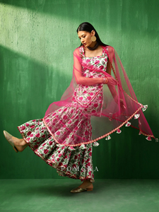 Adaa เซต Sharara ผ้าฝ้ายลำลองสีชมพูสีขาวปลายบานเข้ารูปพร้อมรอบเอวธรรมชาติประดับด้วยชุดเดรส Sharara พู่กลวง - Product Image 3