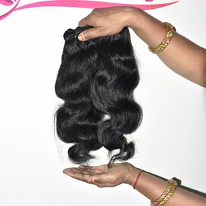 Extensiones de Cabello Humano de Alta Calidad, Ondulado Natural, Color Negro, Cutícula Alineada, Cabello Indio Virgen al por Mayor, Color Negro Natural en Venta - Product Image 6