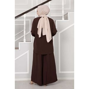 Ensemble deux pièces décontracté asymétrique Aerobin Hijab en crêpe tricoté plissé imprimé floral marron café avec boutons pour femmes musulmanes - Collection Printemps - Product Image 6