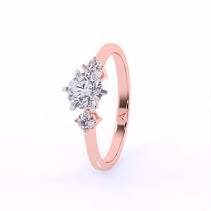 Elegante anillo solitario Bond con tres diamantes cultivados en laboratorio para todas las ocasiones - Product Image 1