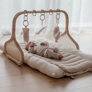Sisu Hnadicraft vente chaude rotin sangle arche de jeu/bébé gym avec 3 jouets suspendus Montessori bébé jouets - Product Image 3