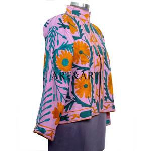 Veste matelassée en coton 100% écologique pour femme, brodée Suzani, style bohème multicolore floral, aspect riche, veste vintage - Product Image 4