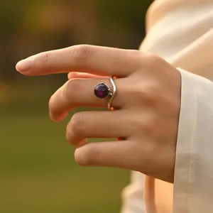 Anillo Minimalista de Plata 925 con Piedra Preciosa para Mujer, Elegante Regalo de Joyería - Product Image 2