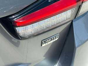 Mitsubishi Outlander Sport LE AWD SUV 2024 Usado, Automático, Volante a la Izquierda, Asientos de Tela Oscura R18 - Product Image 5