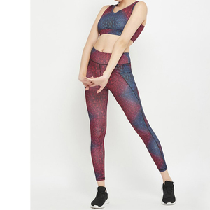 Último Diseño al por Mayor: Conjunto de Dos Piezas de Top Corto y Joggers de Terciopelo/Velour Tie-Dye para Mujer, Estilo Urbano y Yoga de Cintura Alta - Product Image 6