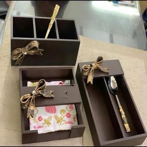 Elegante organizador de pañuelos y cubiertos de madera, conveniente solución de almacenamiento práctica para cajas de pañuelos - Product Image 1