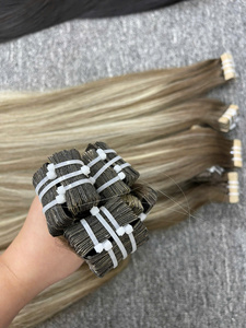 Piano Tape-In Extensiones de cabello humano Raw Piano Hair Straight Bundles Remy Grade Hair - Product Image 4