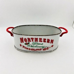 Maceta de patio de pino helado hecha para jardinería de temporada con diseño de metal duradero para verdes de vacaciones y flores de invierno - Product Image 2