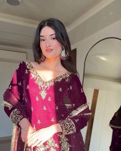 Traje largo elegante para mujer con bordado superior Trabajo Gorgette Encaje de cuatro lados Broder Net Dupatta Ropa india y pakistaní - Product Image 1