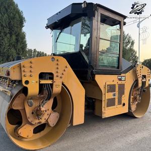 Compacteur vibrant à double tambour Caterpillar CB64B d'occasion, poids de travail 12 tonnes, compacteur de construction d'origine japonaise - Product Image 5