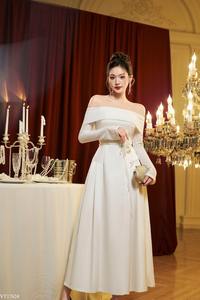 Venta al por mayor 2025 fuera del hombro vestido acampanado adecuado para fiestas elegante y lujoso de alta calidad hecho en Vietnam disponible - Product Image 4