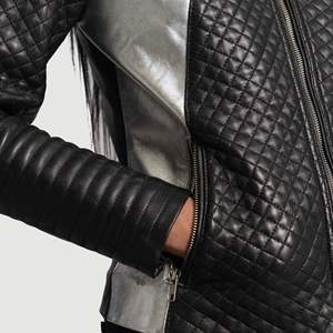 Veste de motard noire en cuir véritable peau de mouton avec fermeture éclair et poche intérieure et extérieure - Product Image 5