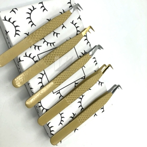Pince à cils professionnelle de haute qualité avec logo personnalisé à 45 degrés en acier inoxydable avec pointe pointue en argent doré - Product Image 3