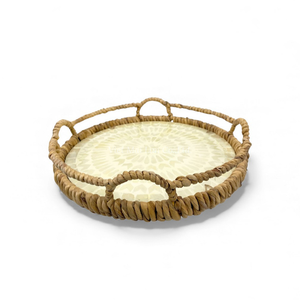 Plat décoratif artisanal en nacre avec bord en jacinthe d'eau pour servir et décorer la table, usage domestique, en provenance du Vietnam - Product Image 2