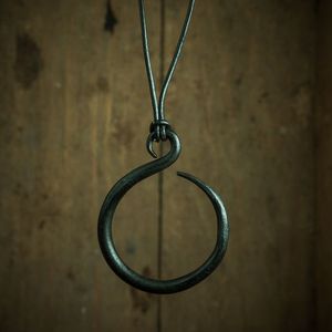 2023 nouveau Design haute demande solide Viking médaillon collier marteau conception forme solide garçons homme médaillon en vente - Product Image 4