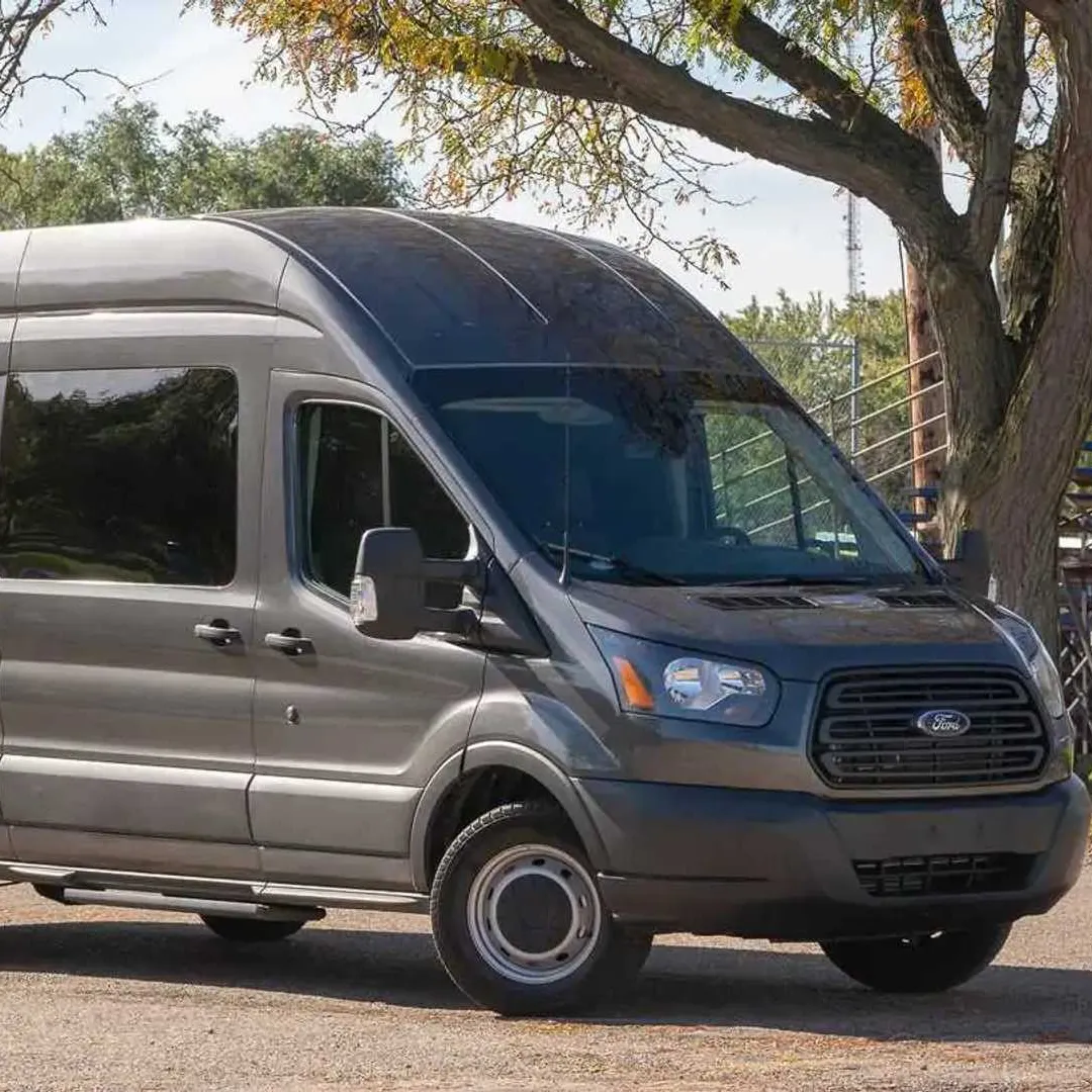 かなり使用されているFords Transits Cargo Van、2018/2022モデル100% 完全に機能し、事故のない、1年間の保証。