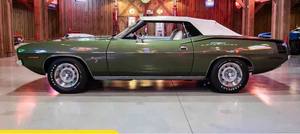 Ply-mo-uth Ba-rra-cuda Convertible Clásica de Época de 1970 de Segunda Mano - Product Image 4