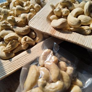 Venta Caliente de Nuez de Anacardo Blanca de Camboya, Grado W450, Fresca, Orgánica, 100% Natural, con Envasado al Vacío para Procesamiento de Alimentos - Product Image 5