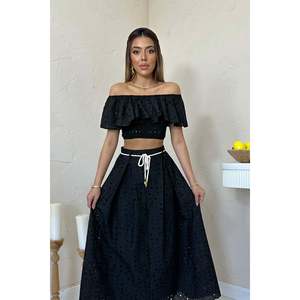 Conjunto de Blusa y Falda Negra con Detalles Fruncidos - Negro - Product Image 3
