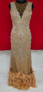 ชุดเดรสขนนกสุดหรู ประดับด้วยลูกปัดและเลื่อม งานปักมือ คอวีลึก เอวธรรมชาติ ยาวกรอมพื้น สไตล์งานเลี้ยง - Product Image 4