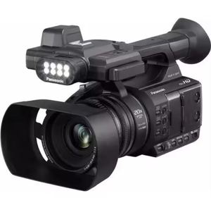 Caméscope Panasonic AG-CX18 10 bits 60p 4K avec écran tactile 3,5 pouces et objectif grand angle 24x (NOUVEAU) - Product Image 1