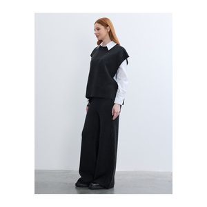 เสื้อสเวตเตอร์ผูกข้างแบบไม่มีแขนสีดำสำหรับผู้หญิง - Product Image 2