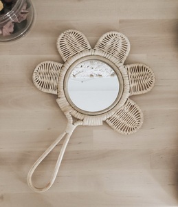 Venta al por mayor 2024 hecho a mano mimbre flor espejo decorativo colgante de pared para Navidad San Valentín Halloween Vietnam/SISU - Product Image 4