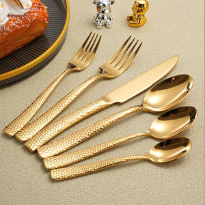 Juego de cubiertos premium con diseño arcoíris, elaborado con un brillo multicolor vibrante que ofrece elegancia moderna y rendimiento duradero. - Product Image 4