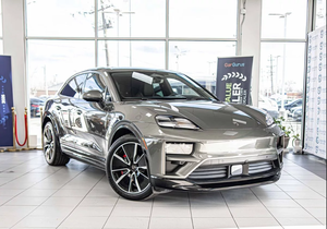 Porsche Macan électrique Turbo AWD 2025 bien entretenue, garantie incluse - Product Image 1