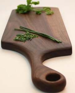 Nouvelle planche à découper en bois de conception simple conçue pour offrir des performances fiables pour tous les types de préparation des aliments - Product Image 3