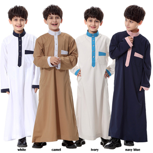 Thobe Árabe Islámico Tradicional Moderno para Niños, Túnica Larga Personalizada de Tela, Al Daffah con Parche Personalizado en el Pecho - Product Image 6