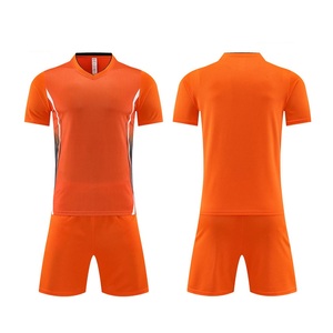Uniforme de Fútbol Retro, Camiseta de Fútbol Clásica Blanca y Verde, Estampada, de Manga Corta, Ajuste Atlético, para Entrenamiento, 100% - Product Image 1