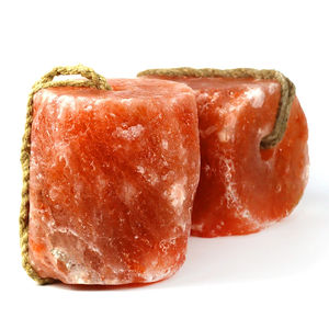 Bloques de Sal Mineral Comprimidos 100% Puros y Naturales del Himalaya con Cuerda para Colgar para Caballos y Ganado, Logotipo Personalizado, Sal Nacional - Product Image 1