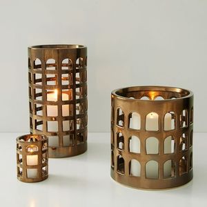 Ensemble élégant de 2 bougeoirs votifs en métal avec une finition noire et dorée idéale pour la décoration de la maison - Product Image 4