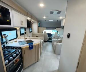 Autocaravanas Usadas Económicas 2022 2023 2020 Thor Chateau Clase C, Autocaravanas con Color Personalizado Disponible, Poco Kilometraje - Product Image 3