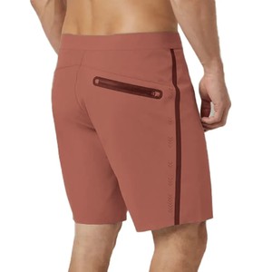Boardshorts ligeros resistentes al agua de secado rápido para hombres con costuras duraderas y opciones de perforación - Product Image 3
