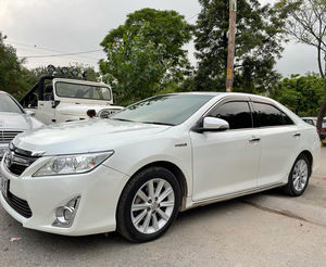 โตโยต้า แคมรี่ รถซีดานรุ่นใหม่พร้อมระบบความปลอดภัยขั้นสูง - Product Image 2