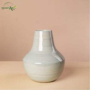 Jarrón Decorativo de Bambú Esculpido, Diseño Enrollado Ecológico, un Movimiento Congelado en Forma Natural - Product Image 2