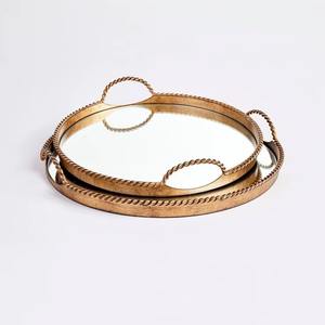 Bandeja de Servicio de Metal de Forma Ovalada de Diseño Más Reciente, Brillante Dorada, Pulida, Pieza Atractiva Fabricada en India por KHOOSI OVERSEAS - Product Image 4