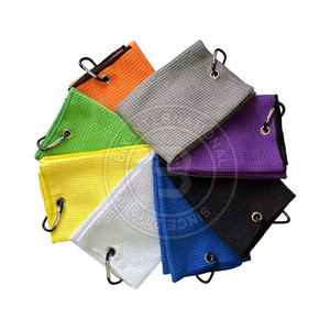 Toalla de golf profesional de microfibra de alta absorción con mosquetón resistente para limpieza de palos - Product Image 4