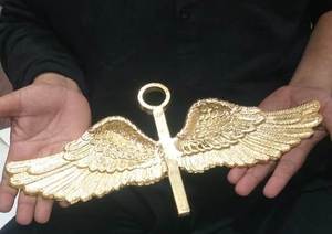 ของตกแต่งแขวนปีกสีทองสไตล์โบราณกล่องกำมะหยี่ทาสีธีมความรักสำหรับห้องนั่งเล่นห้องน้ำสำนักงานงานฝีมือโลหะ - Product Image 2