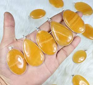 Pendentif en calcite jaune serti de pierres précieuses personnalisées pour les commandes en gros - Product Image 1