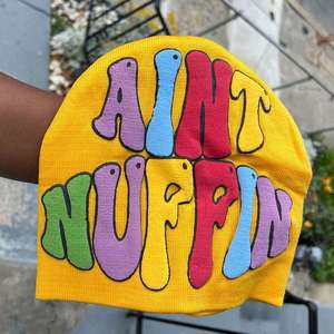 Gorros de invierno personalizados de alta calidad con patrones de cuadros y puntos 100% Impresión de soplo de lana Estilos verdes con puños/sin puños - Product Image 5