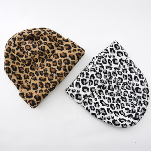 Gorro de Invierno Personalizado al por Mayor para Mujer, Gorro de Punto con Estampado Digital de Alta Calidad - Product Image 1