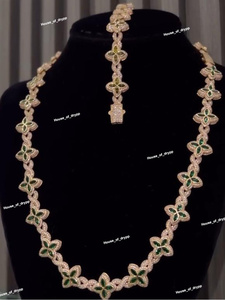 Elegante Collar con Diseño Floral Verde y Brillantes Piedras de Moissanita Blanca, Joyería de Lujo para Mujer, para Fiestas y Bodas - Product Image 3