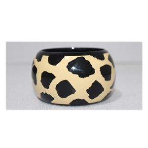 Brazalete de madera de color en color amarillo Brazalete de madera en diseño de patrón de guepardo Nuevo diseño elegante de moda para mujeres Tradnary - Product Image 1