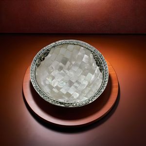 Bol MOP créé pour compléter les thèmes de décoration minimalistes et luxueux avec une finition en nacre polie - Product Image 5