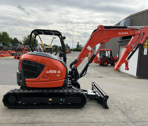 Mini-excavatrice sur chenilles Kubota U55-5 d'occasion, excavatrice compacte hydraulique pour travaux agricoles et de construction - Product Image 4